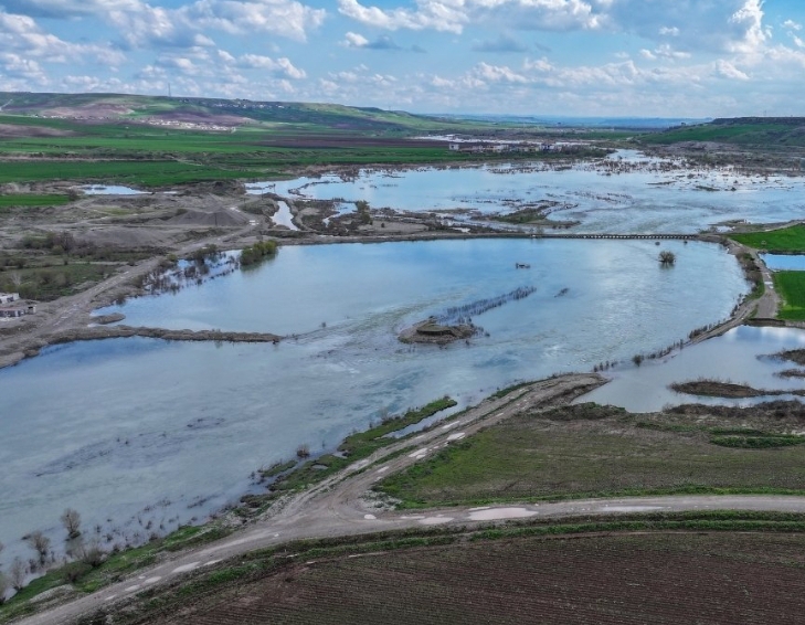Araziler su altında kaldı diyarbakirda