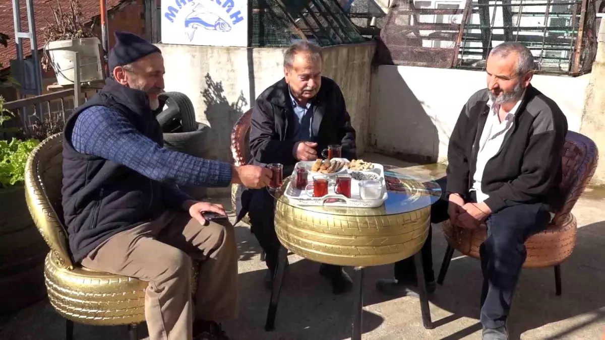 Emekli Usta, Araba Tekerleğinden Koltuk Takımı icat etti