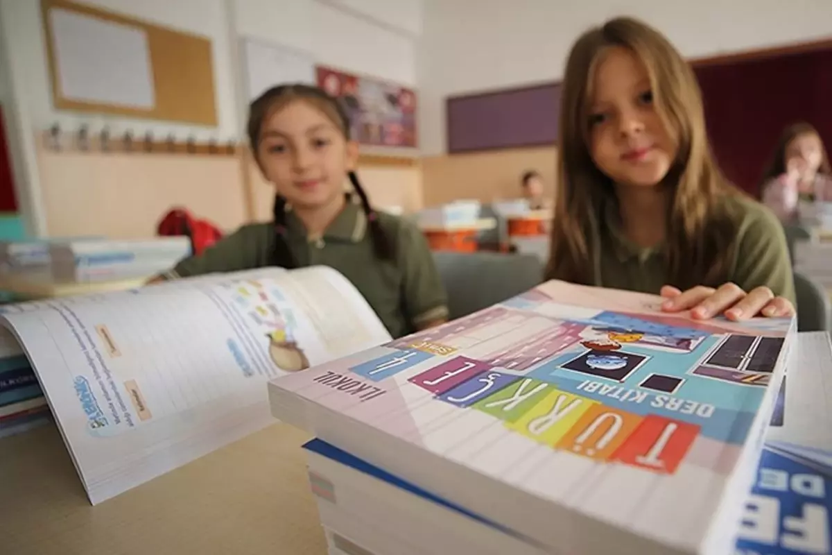 İlköğretim müfredatına yeni ders ekleniyor. Artık daha erken görecekler