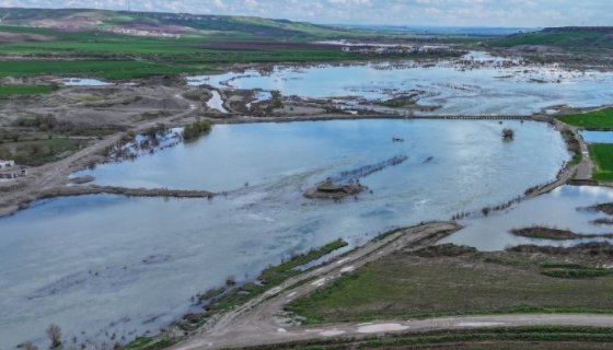 Tarlalar su altinda kaldı diyarbakirda