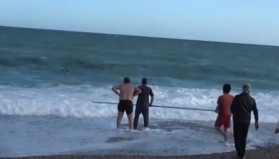 Şifa için denize girdi hayatını kaybetti